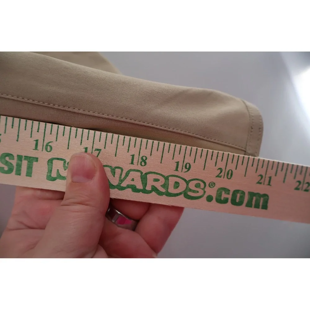 Eddie‎ Bauer Capri Pants Womens 16 Khaki Cargo Hiking Travel Crop